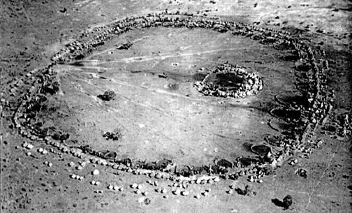Ba-ila village in Zambia, an example studied by Ron Eglash. Photo: African Fractals, CC BY-SA 4.0.